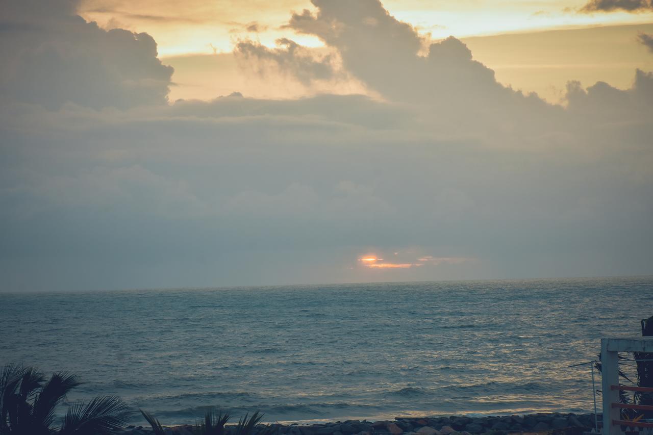 Asian Grand Hotel Negombo